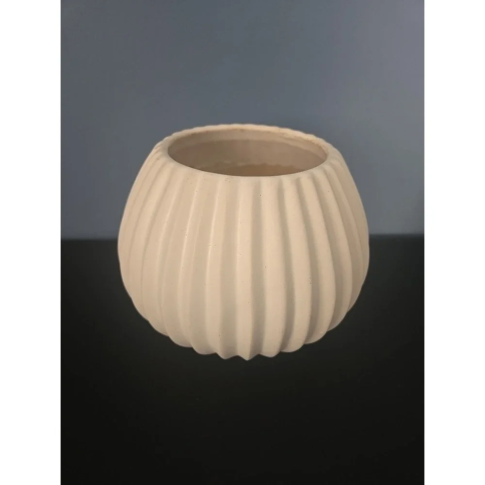 West Elm Planter Vase Textured Fluted Round Stoneware White Glaze Retired 5.5
